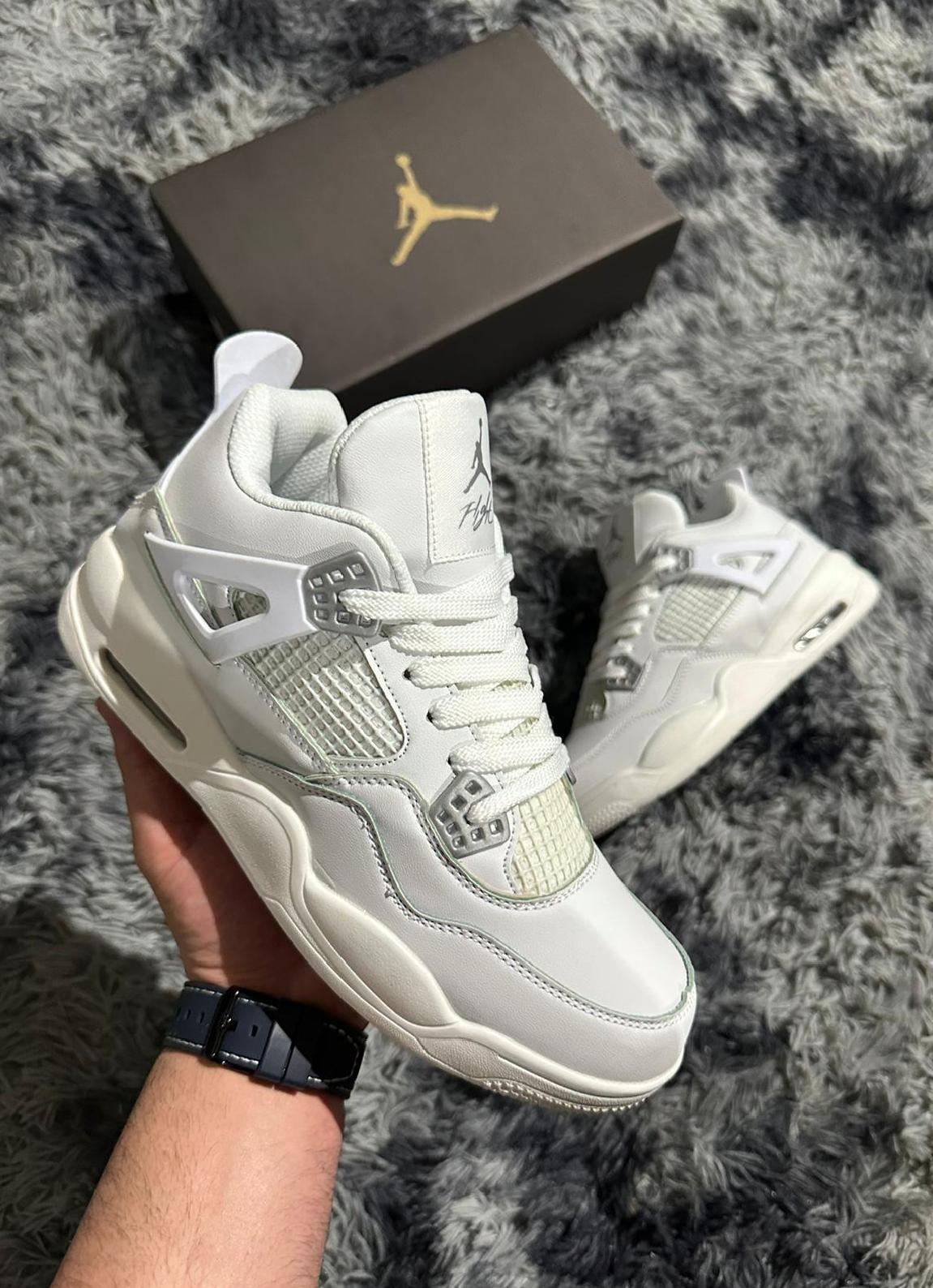 NIKE AIR JORDAN 4 RETRO BLANCA