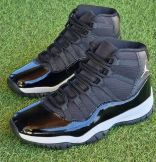 Jordan 11 Negra