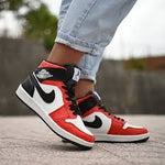 NIKE AIR JORDAN 1 MID RED BLACK CHICAGO